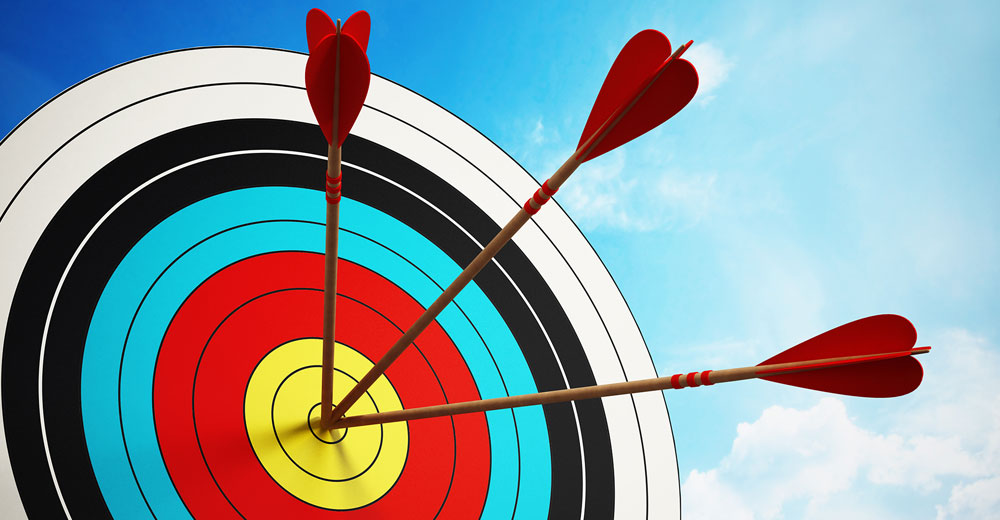 Arrows hitting a bullseye target symbolizing sales teams improving execution and performance consistency through AI-driven training.