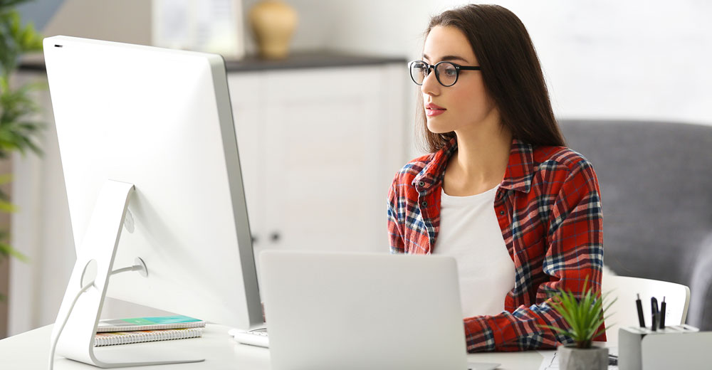 female programmer remote worker